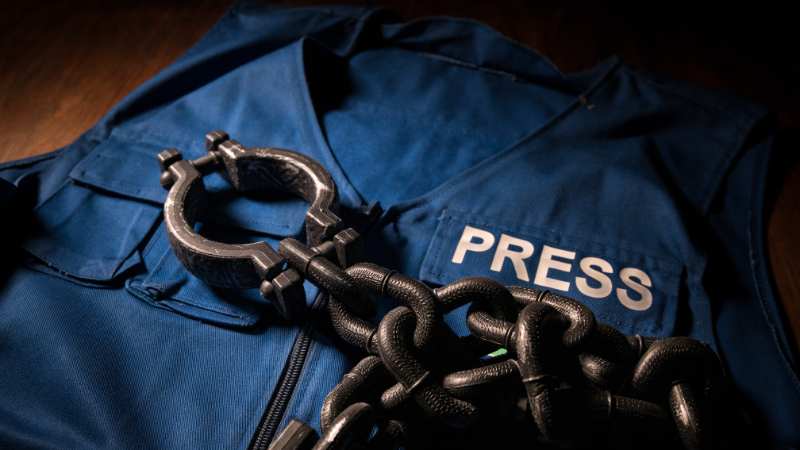 press suit shackles